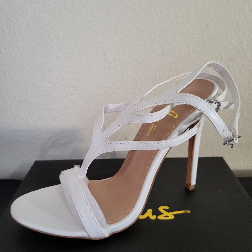 Elegant White Strappy Heels. - Picture 6 of 7